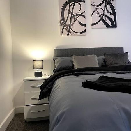 دربي #4Bs 1 Bed Serviced Apartment المظهر الخارجي الصورة